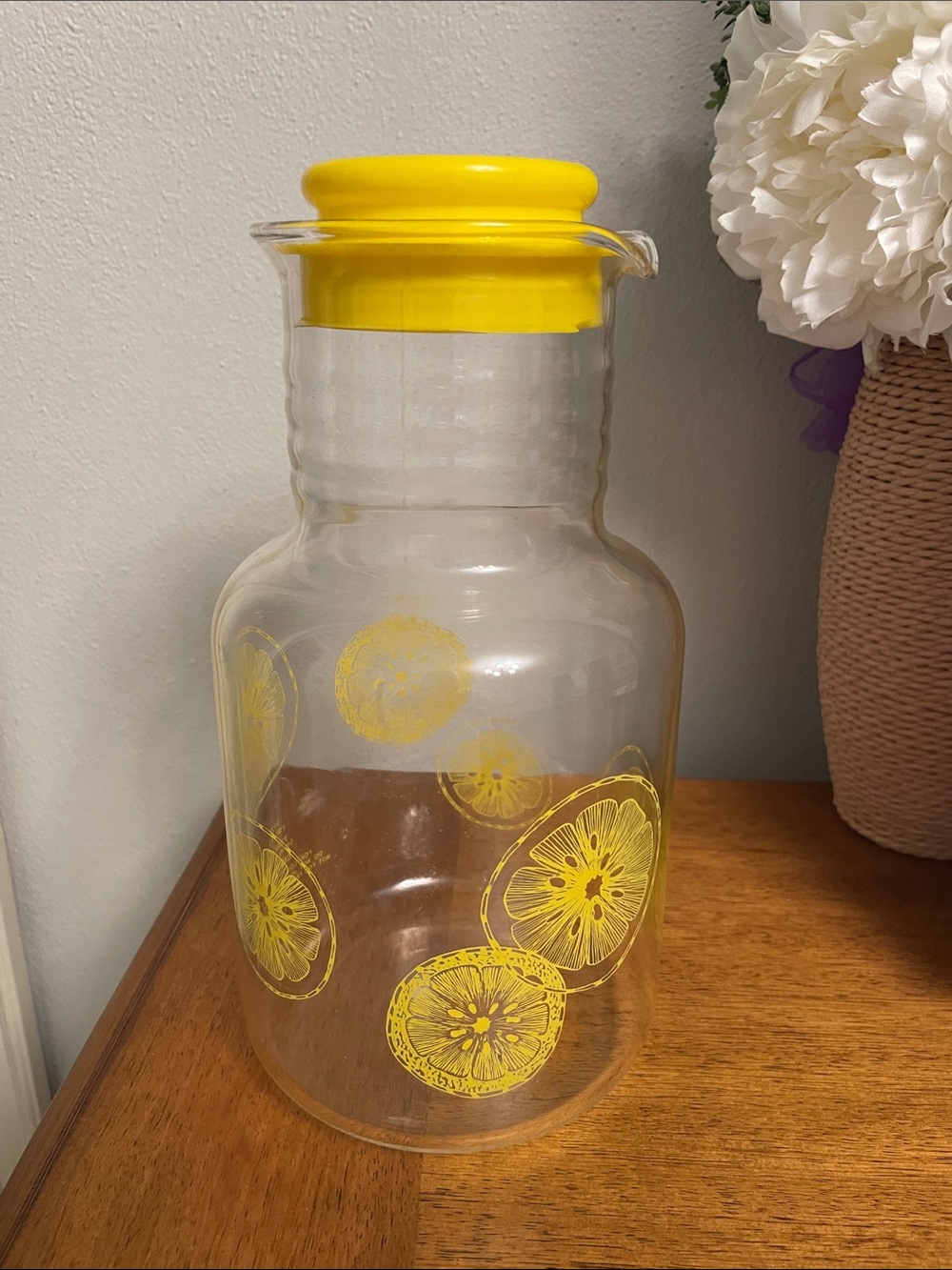 Vintage 1970’s PYREX 2 Quart Glass Lemonade Citrus Juice Pitcher Carafe MCM